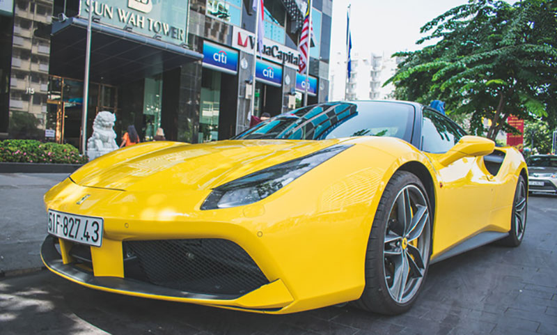 Dàn siêu xe Sài Gòn đổ ra đường dịp Giáng sinh